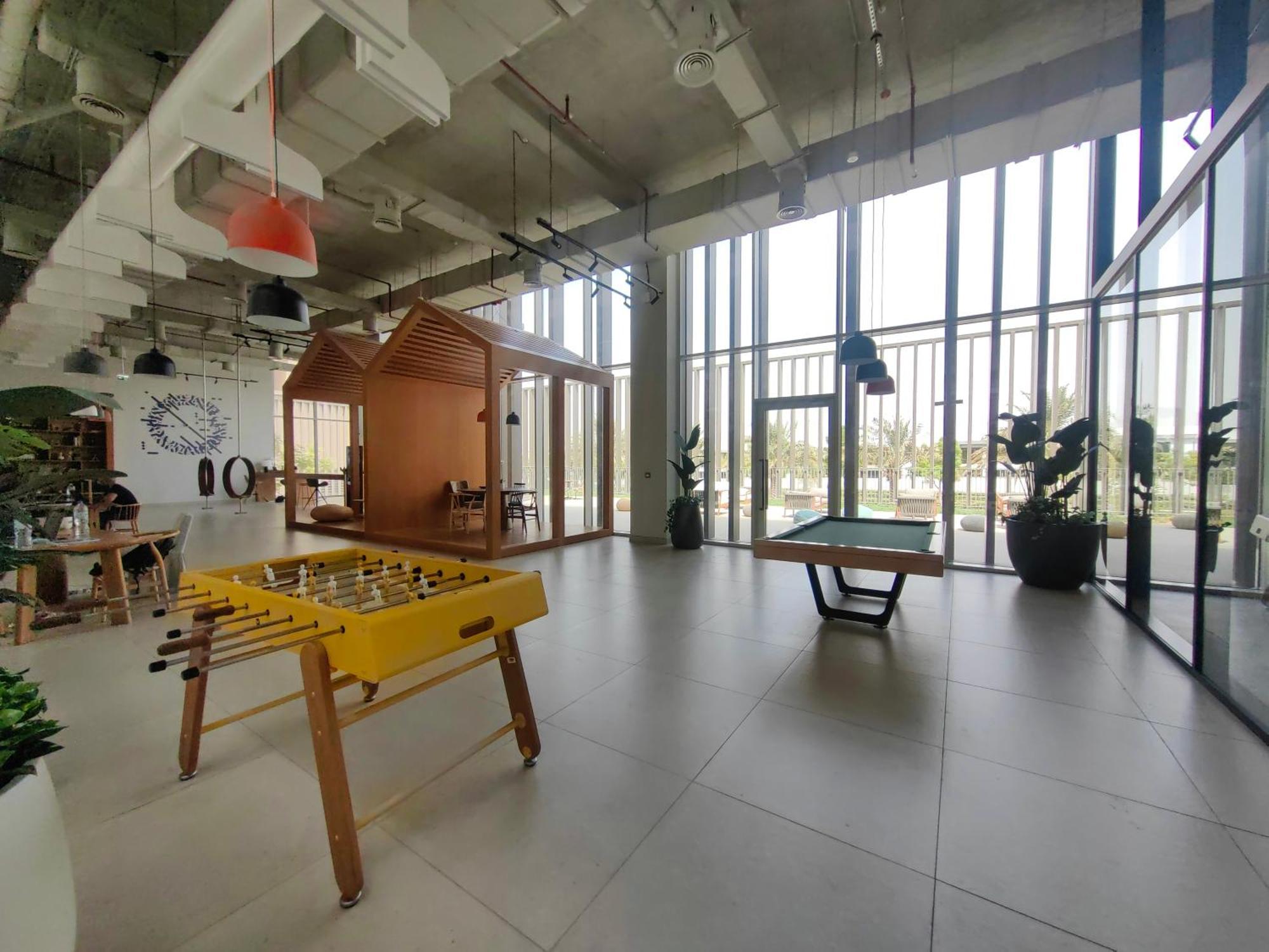 Apartment Cozy 1 Bdr With Pool And Access Dubai