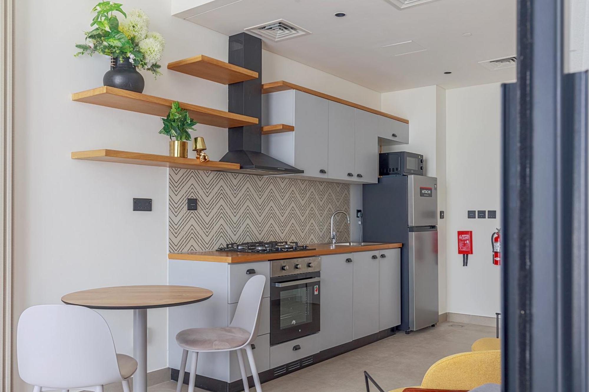 Apartment Cozy 1 Bdr With Pool And Access *